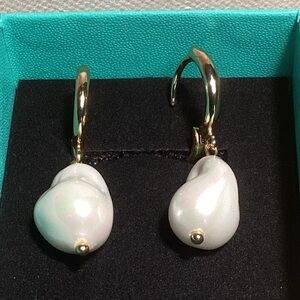 NEW PEARLTEARDROP EARRINGS 18K plated gold
